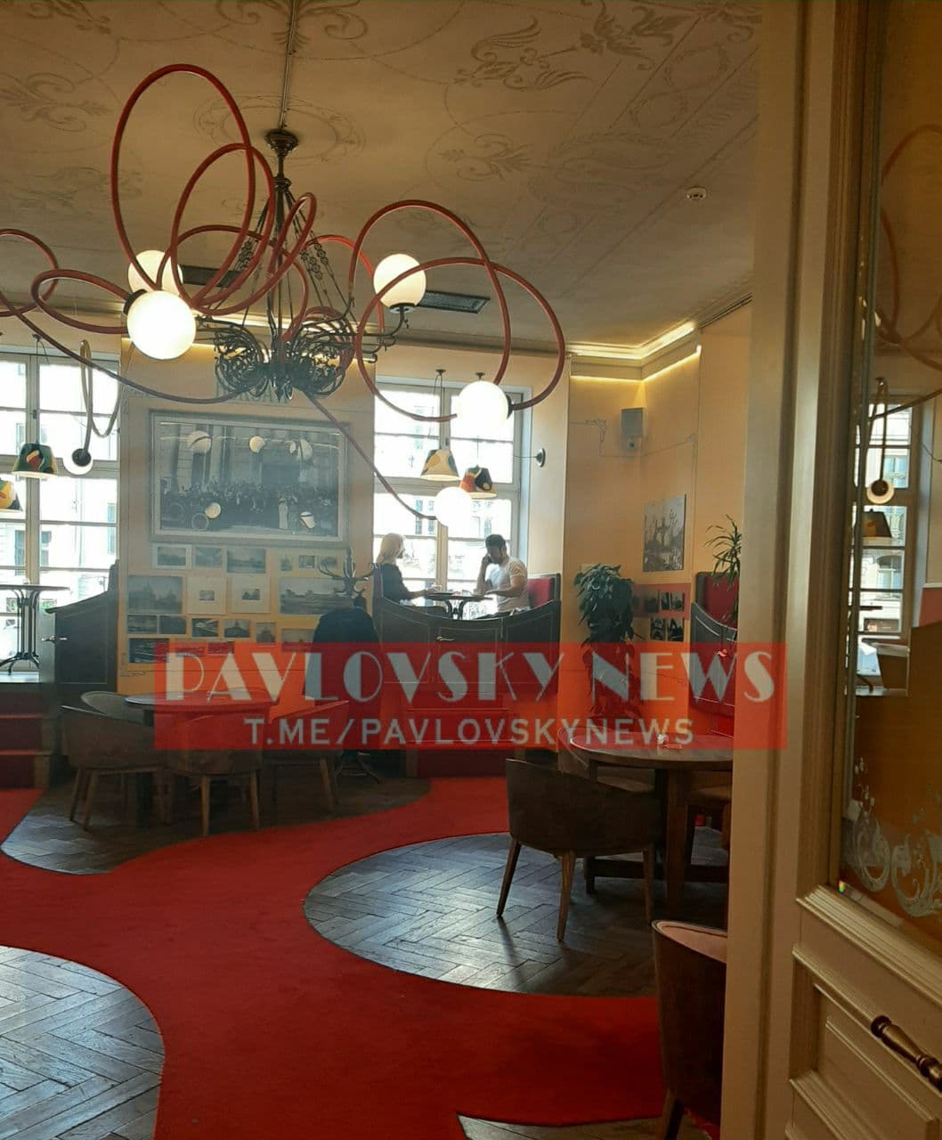 Появились фото из Львова, где кафе обслуживают клиентов, проигнорировав карантин выходного дня